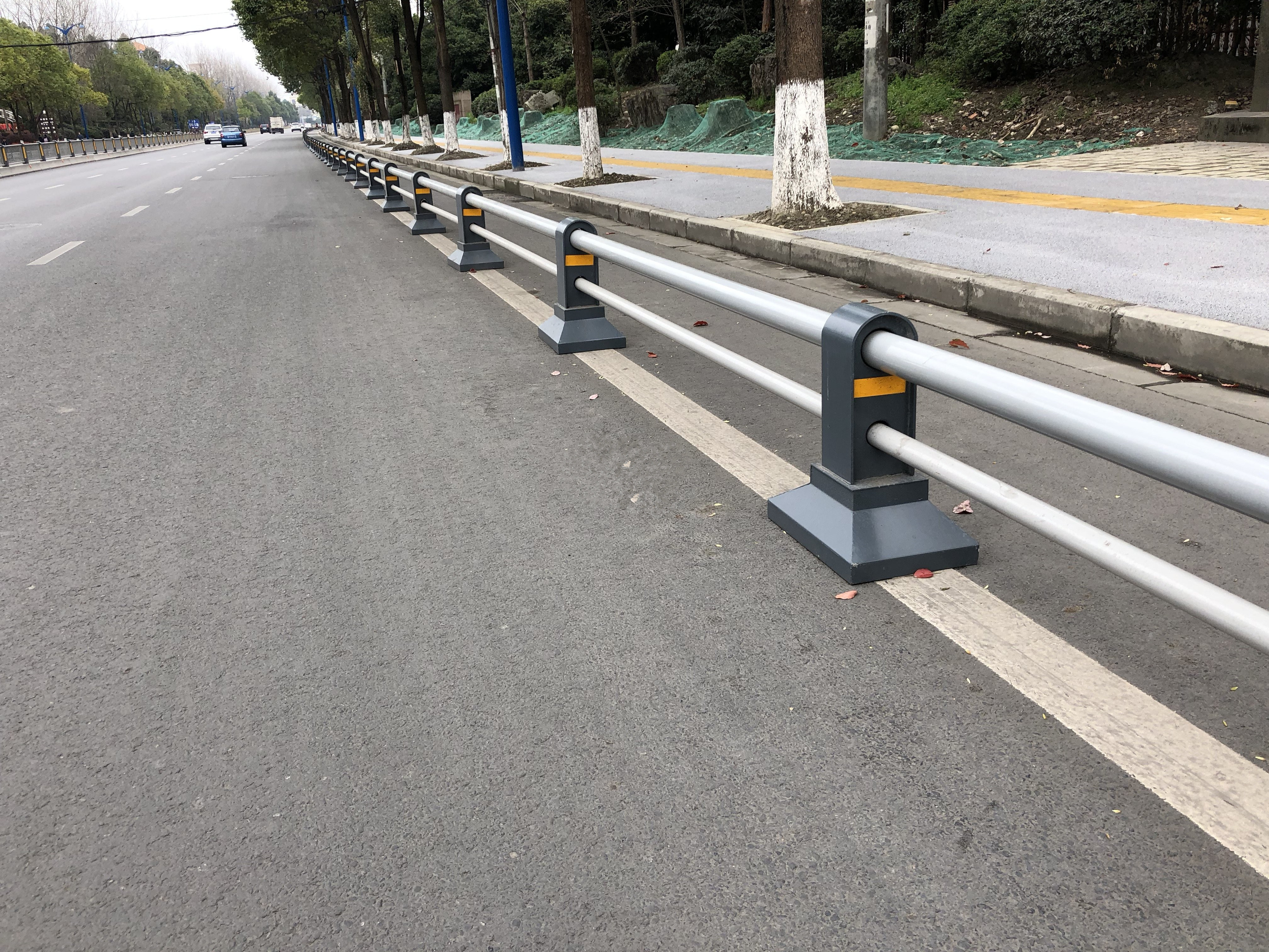 道路隔離護(hù)欄